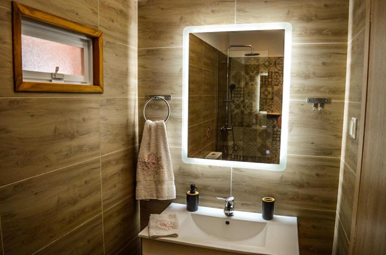 Golden Mile Studio-Apartment Ipsos Esterno foto